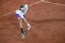 开云体育下载-日本网球队险胜法国网球队，西西帕斯完成帽子戏法的简单介绍