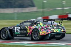 开云下载-阿斯顿马丁横扫威廉姆斯，诺里斯点燃赛场