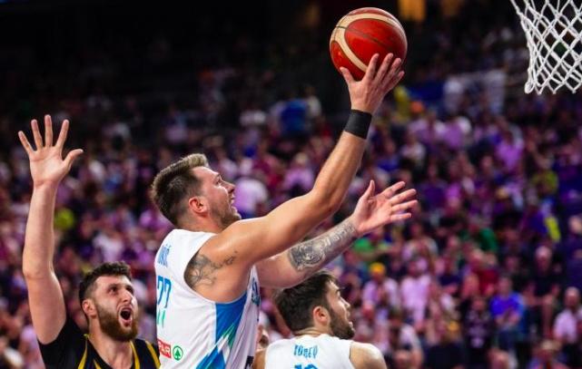 西班牙篮球联赛关键比赛连连，球队积分拉锯战激烈