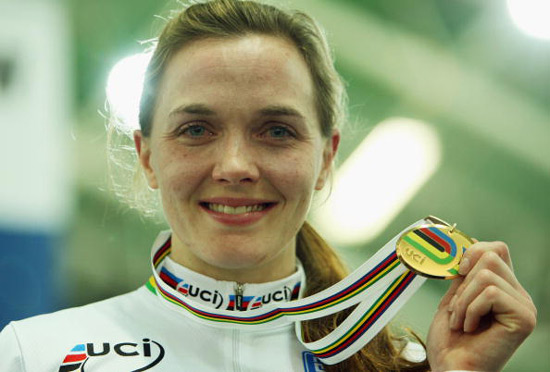 丹麦选手在自行车比赛中夺得金牌