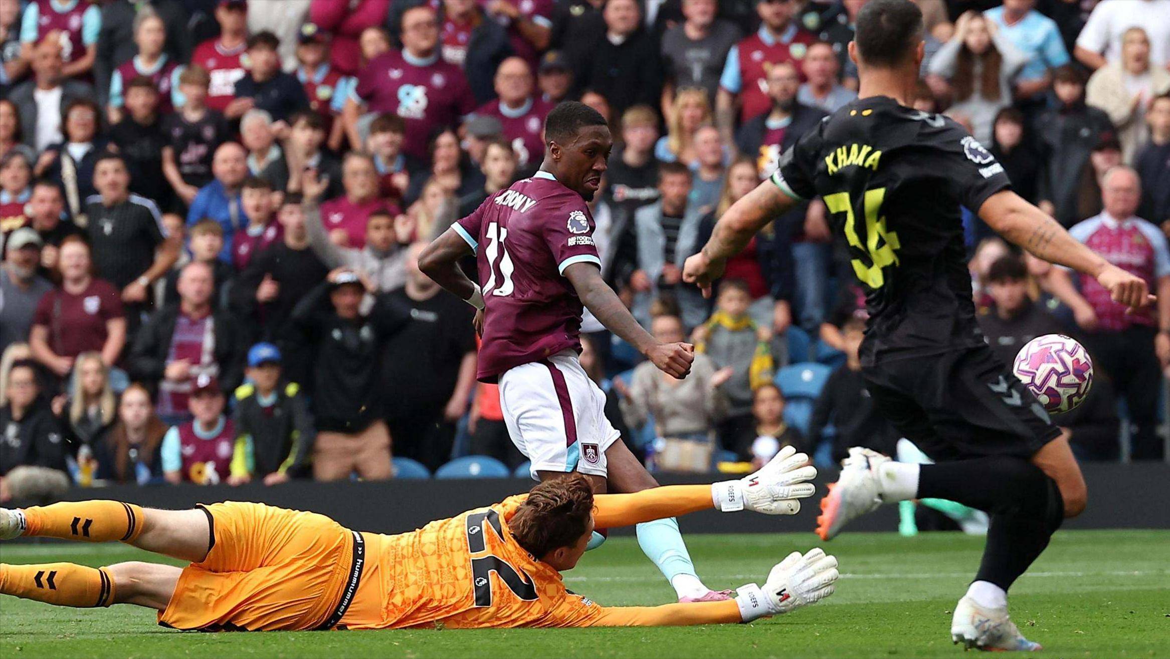 曼联完场逼平，切尔西势均力敌的简单介绍