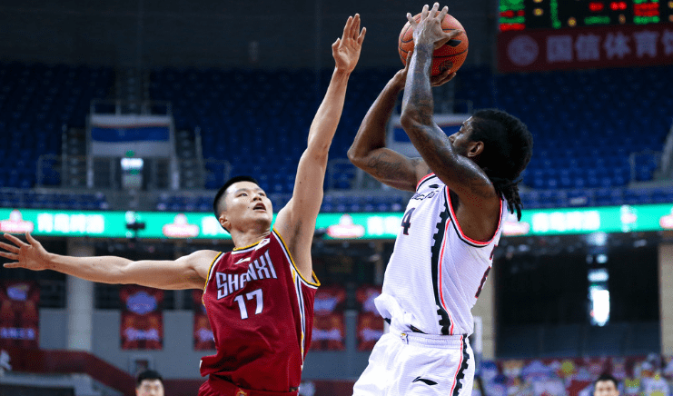 球队换帅后状态回勇,连续取胜 球队换帅后状态回勇,连续取胜