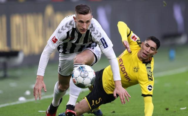 包含佛罗伦萨宣布新建青训基地，未来可期的词条