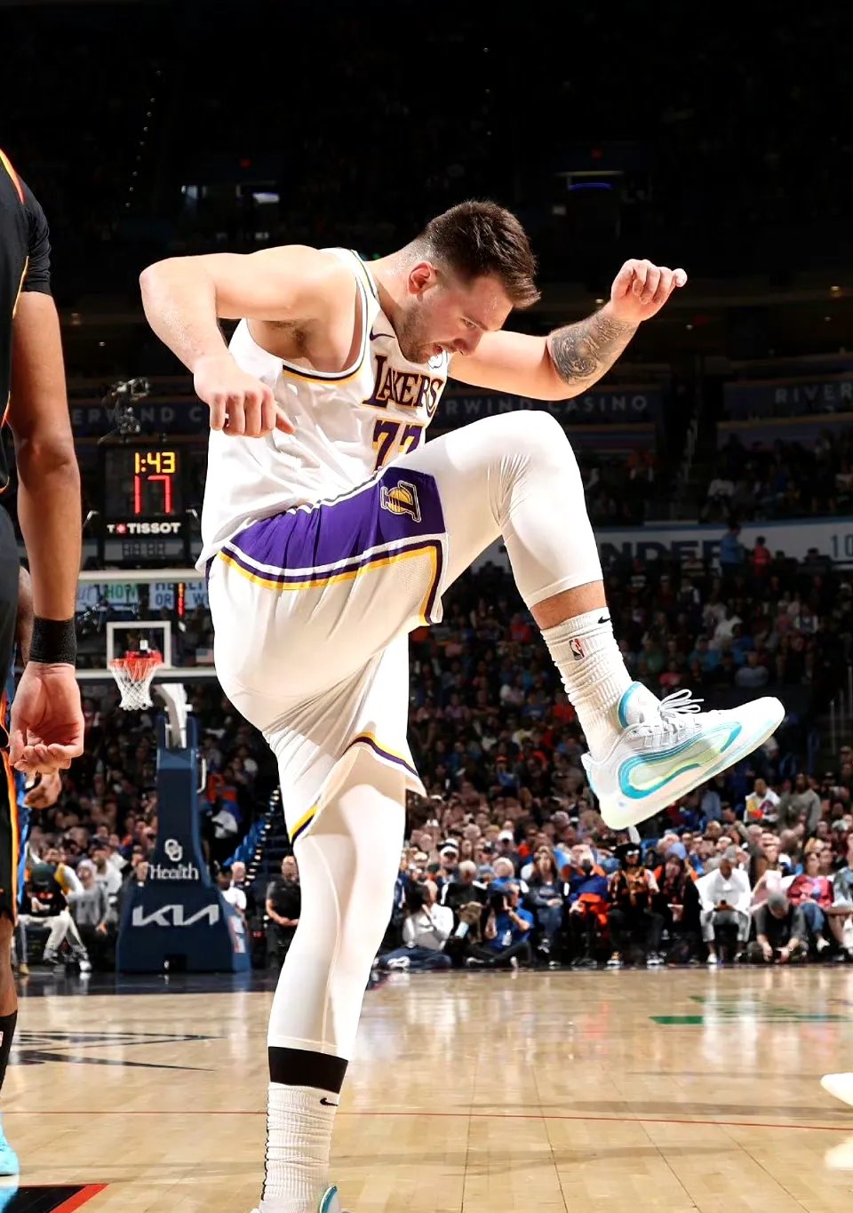 关于湖人B队碾压阿根廷男篮,威斯布鲁克制霸全场的信息 关于湖人B队碾压阿根廷男篮,威斯布鲁克制霸全场的信息