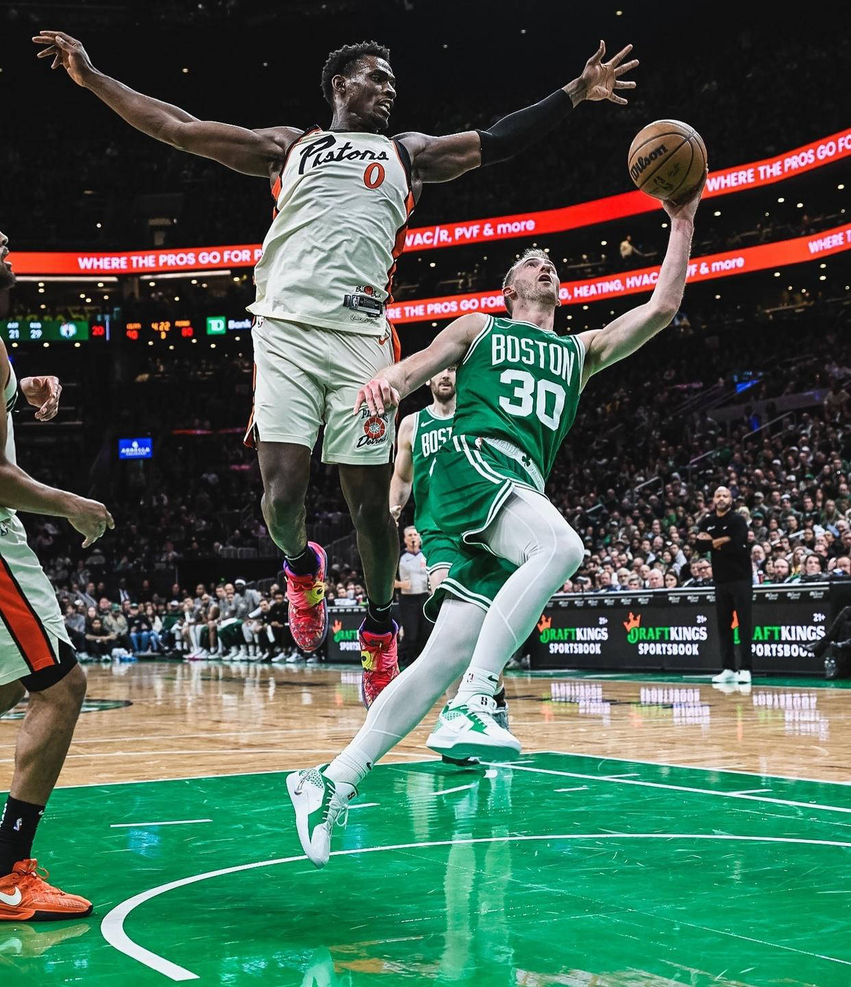 关于凯尔特人轻取巴西男篮，波尔津吉斯惊艳世界的信息