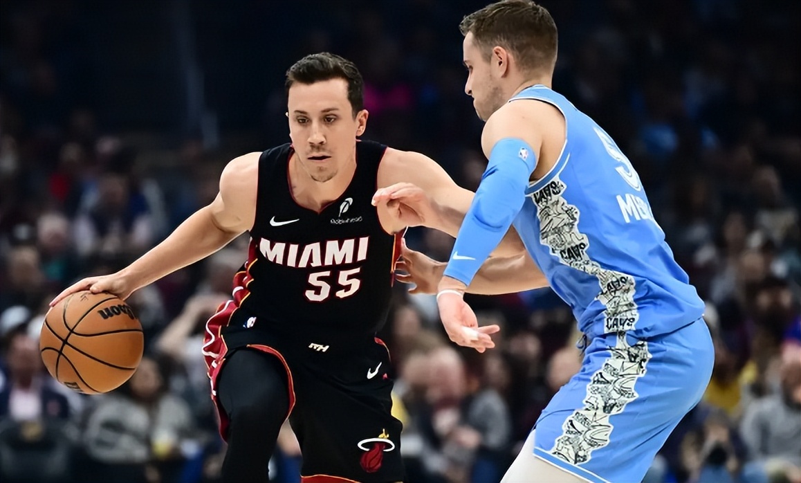 广东队力克热火，米切尔关键制胜