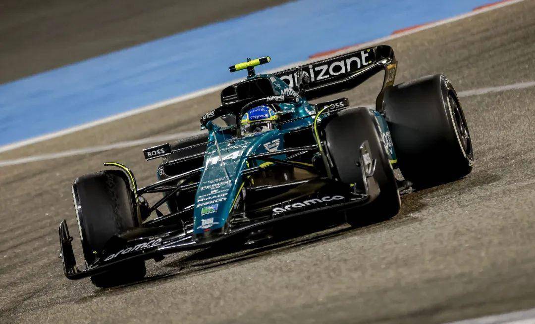 威廉姆斯险胜哈斯车队，阿隆索扛起全队